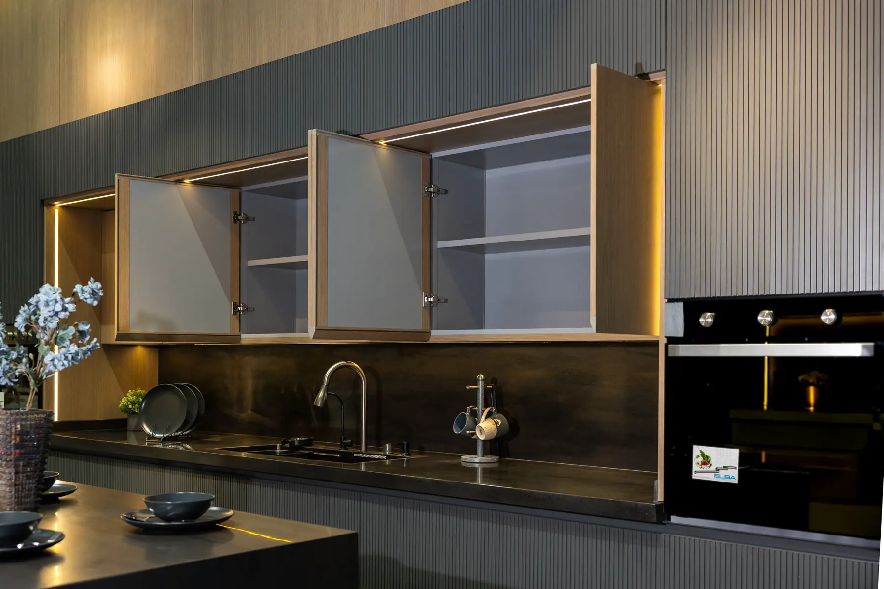 Luxury modern aluminum cladding kitchen cabinets design