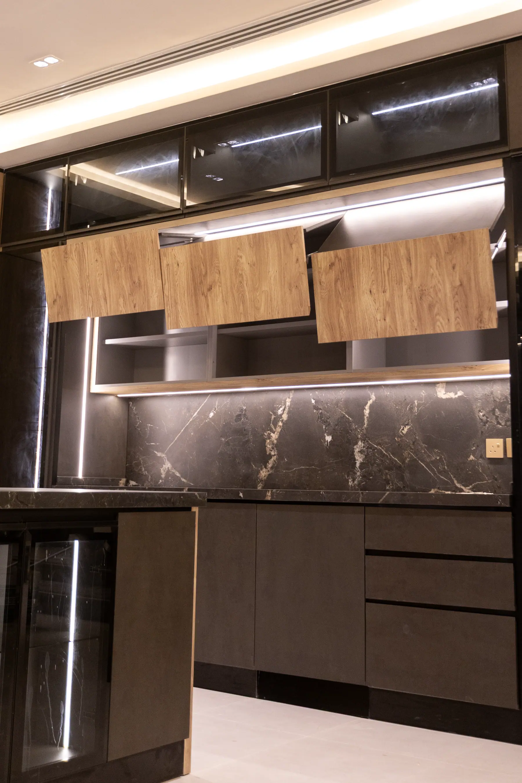 Aluminum Kitchens or HPL? A Practical Material Comparison